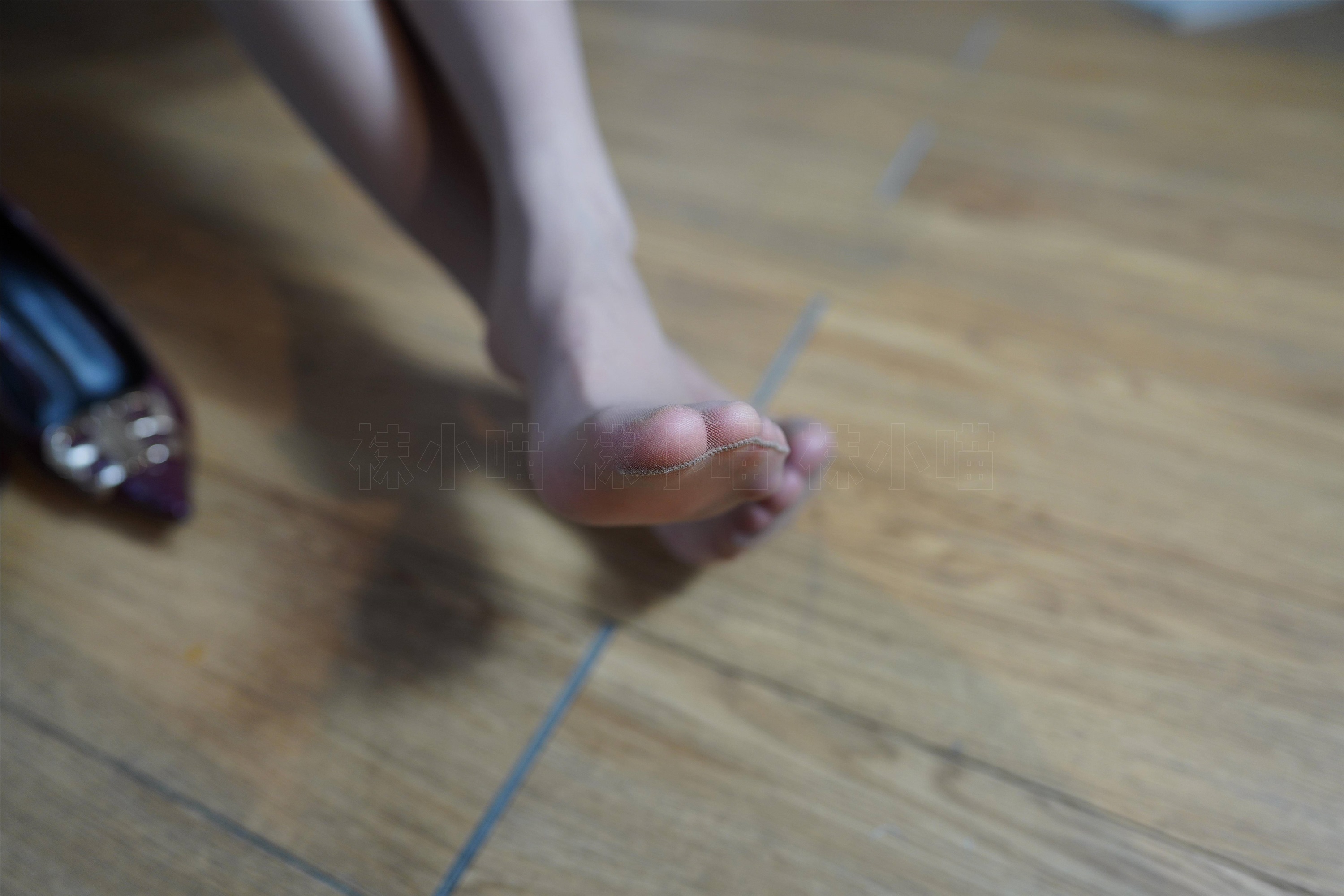 壹吻映画  2021.01.13 YW003 《静静-酒红皮裙》